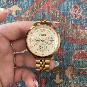 Fossil Watch in Rose Gold w/ pearl face